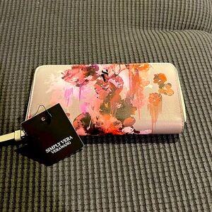NWT Simply Vera wallet